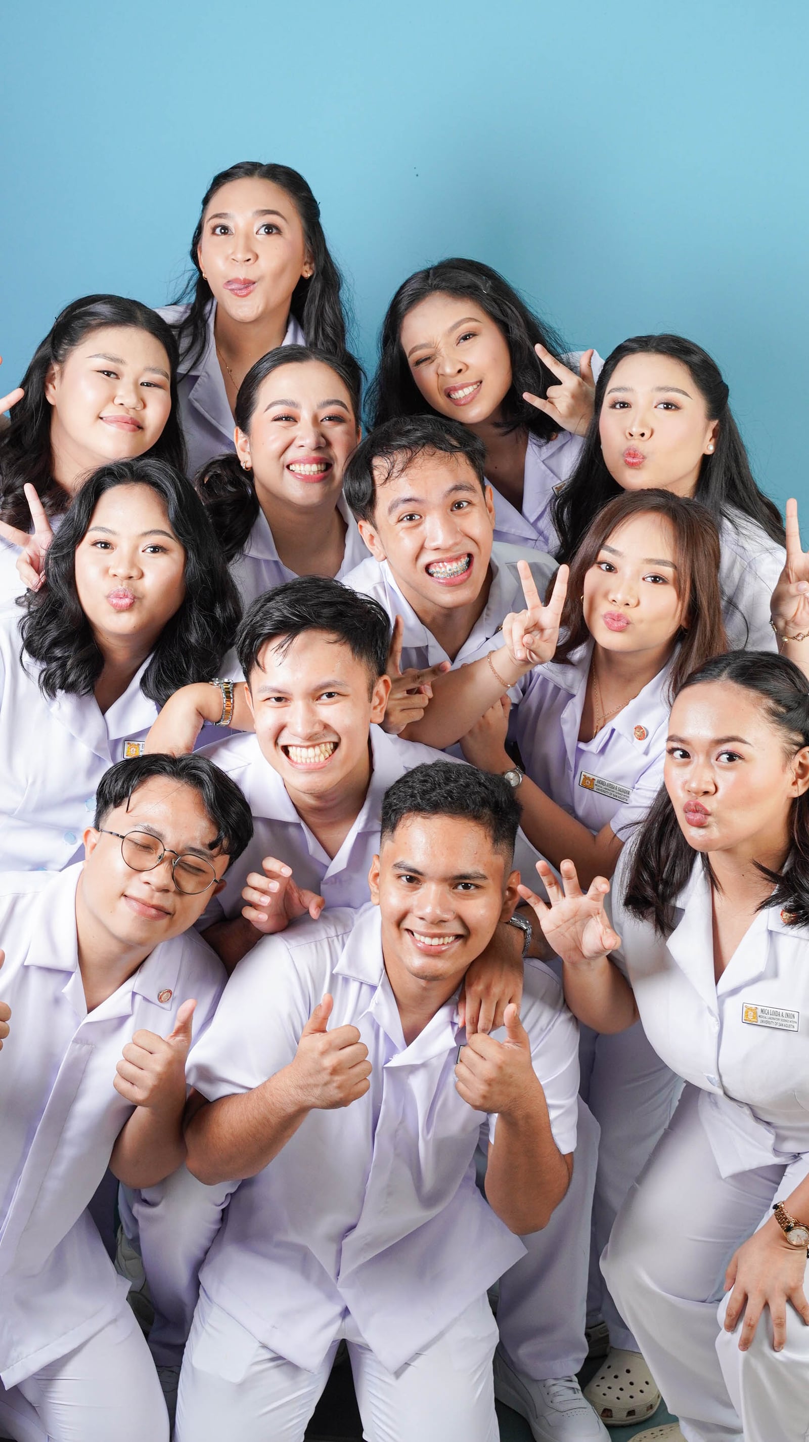 Graduation group portrait photographed by Pixcelyn Photo & Print